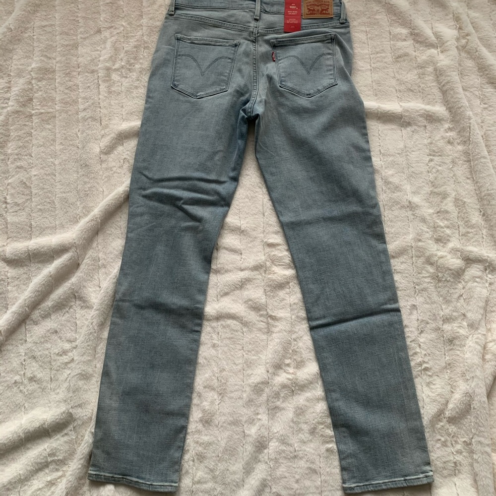 Levi’s Mid Rise Skinny - Picture 2 of 6